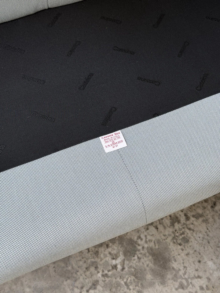 Canapé deux places Cassina Maralunga 40 design années 70 tissu bleu