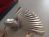 ANCIEN SERVICE DE TABLE CHRISTOFLE 25 PIECES - MODELE EMPIRE A MEDAILLON PERLE