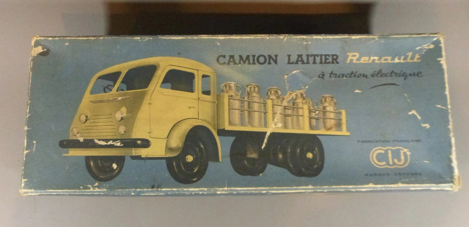 CIJ - CAMION LAITIER - RENAULT - JOUET ANCIEN