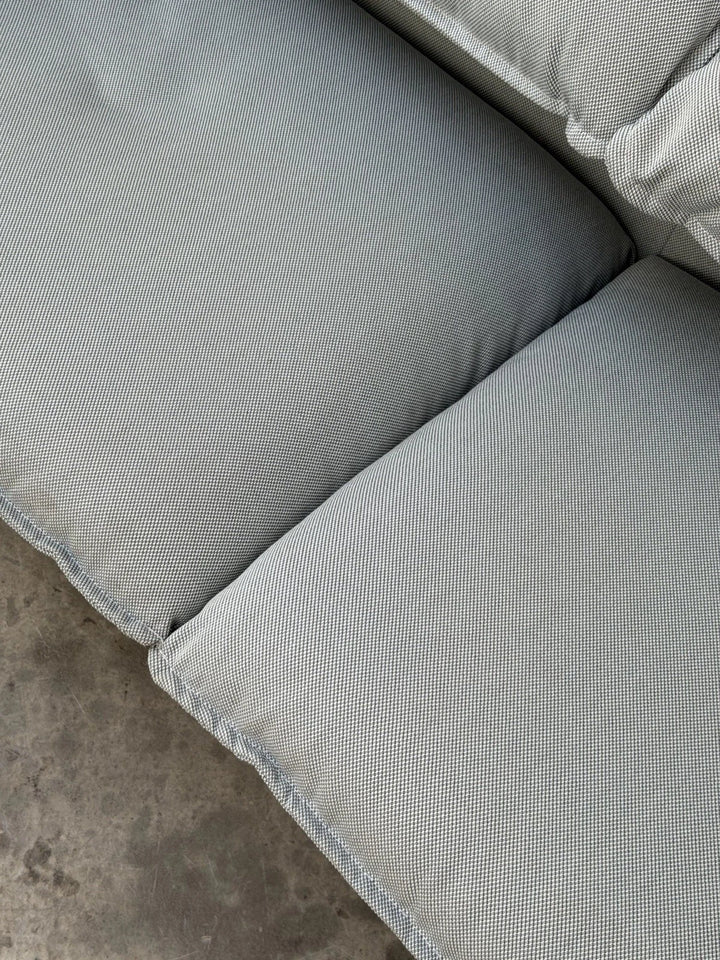 Canapé deux places Cassina Maralunga 40 design années 70 tissu bleu