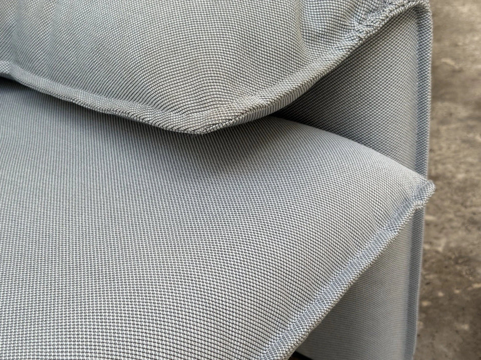 Canapé deux places Cassina Maralunga 40 design années 70 tissu bleu