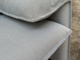 Canapé deux places Cassina Maralunga 40 design années 70 tissu bleu