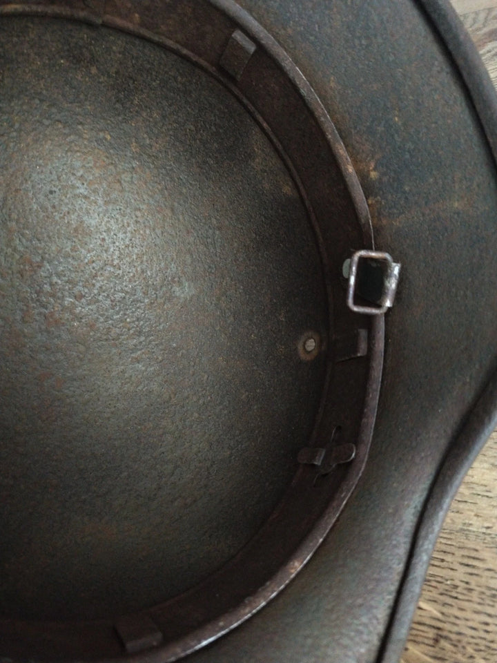 Coque casque Allemand WW2 M40 avec son cerclage.