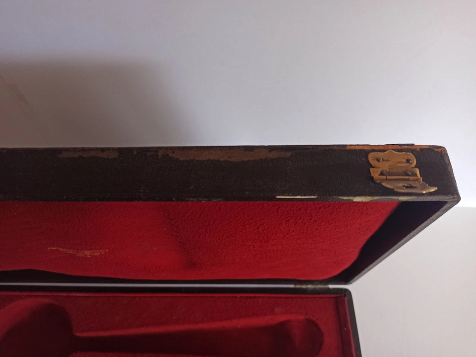 ANCIEN SERVICE DE TABLE CHRISTOFLE 25 PIECES - MODELE EMPIRE A MEDAILLON PERLE
