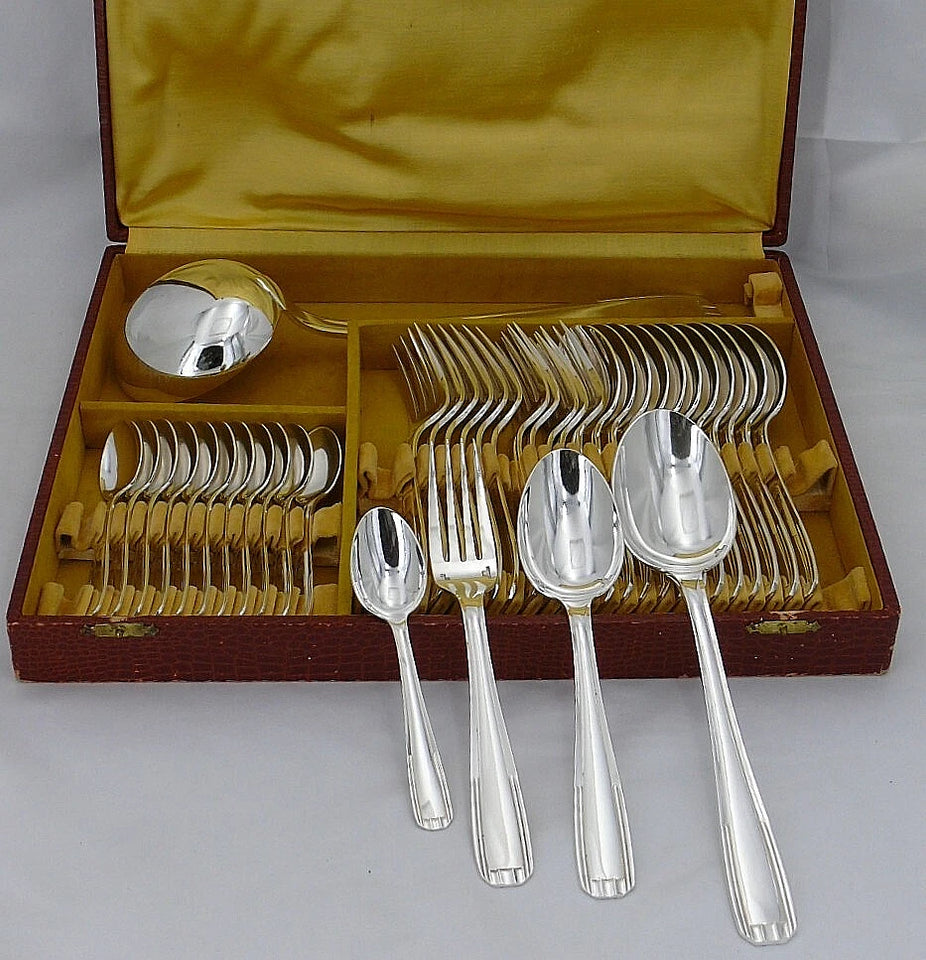 Alfénide, Christofle Paris, ménagère set de 38 pièces, Art Déco, métal argenté.
