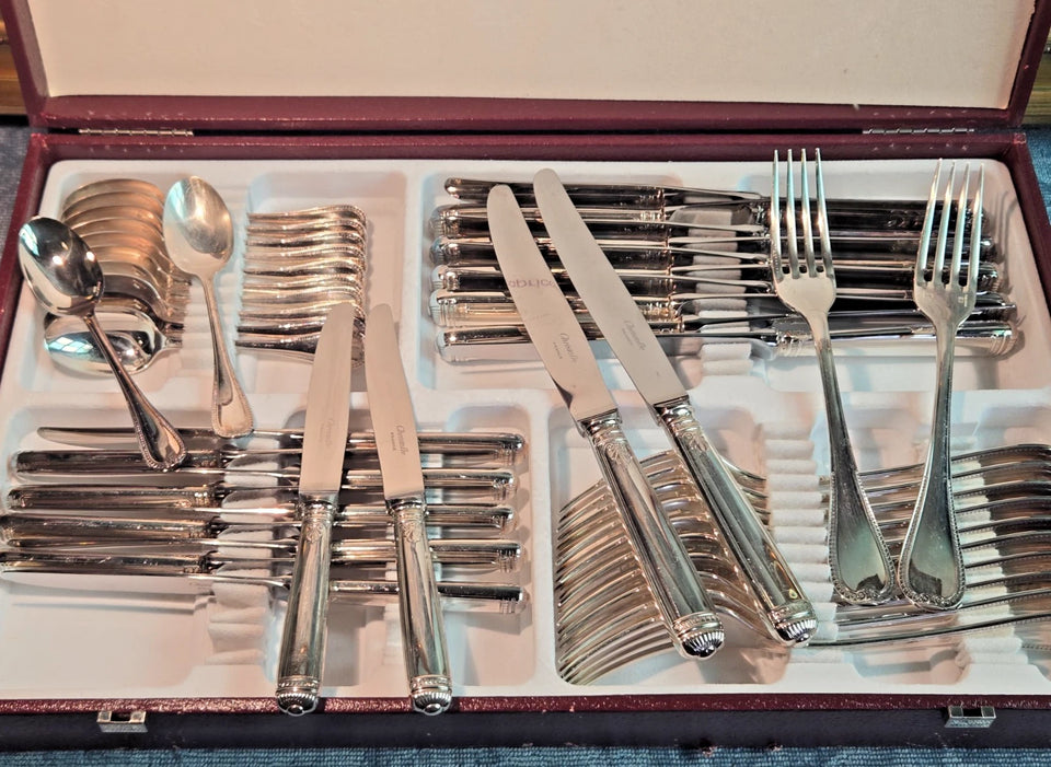 ménagère en métal argenté CHRISTOFLE / Modèle MALMAISON 47 pièces