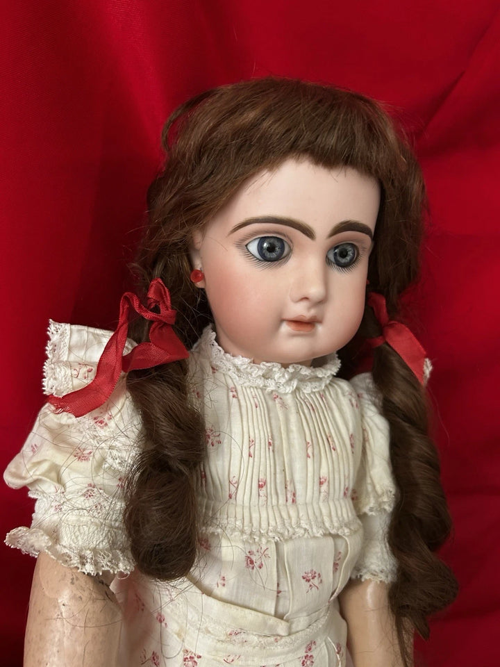 Rare Poupée Jumeau - bouche fermée - Fouquet Douville Taille 10