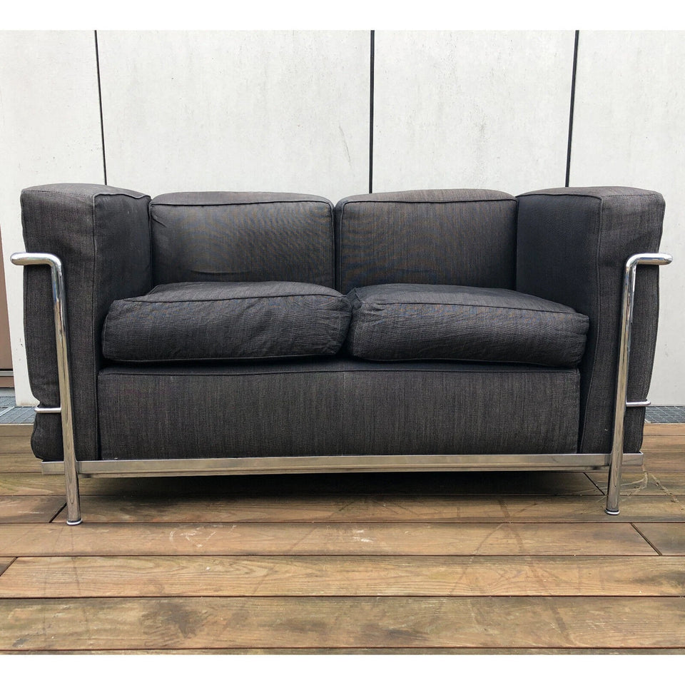 Deux canapés originaux Cassina LC2 - Le Corbusier / Perriand / Jeanneret-
