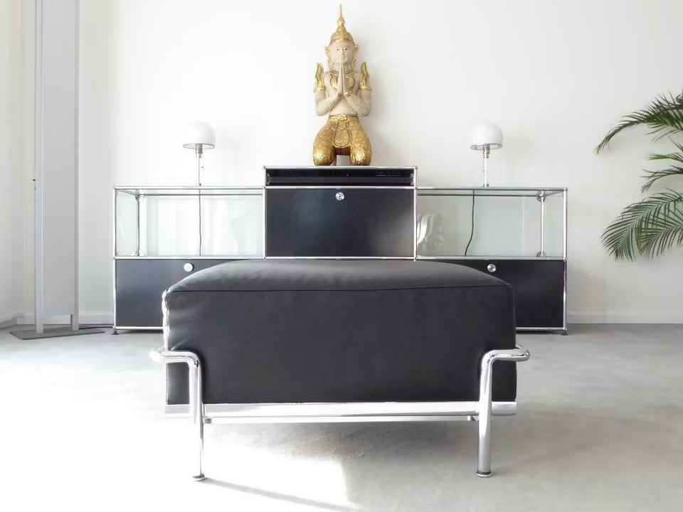 Tabouret Cassina Le Corbusier LC2 LC3 Cuir noir, Chrome,