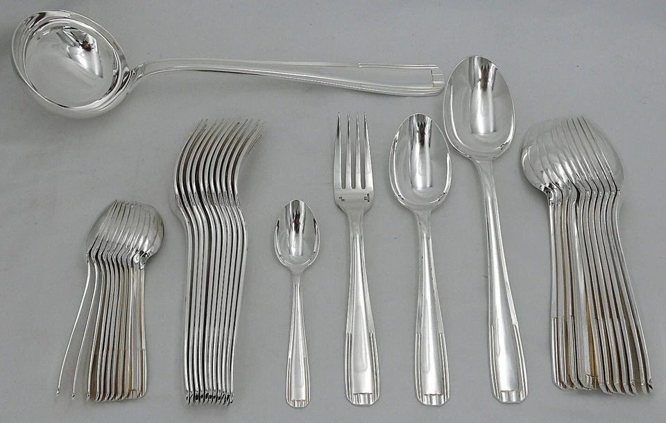Alfénide, Christofle Paris, ménagère set de 38 pièces, Art Déco, métal argenté.