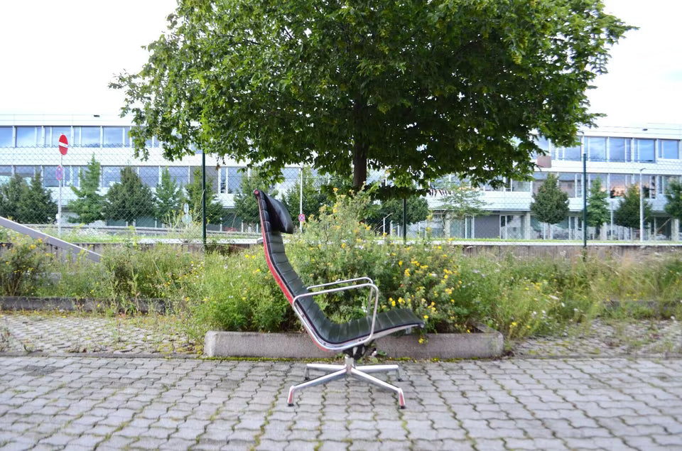 Fauteuil en cuir VITRA EA 124 ALUCHAIR EAMES Lounge