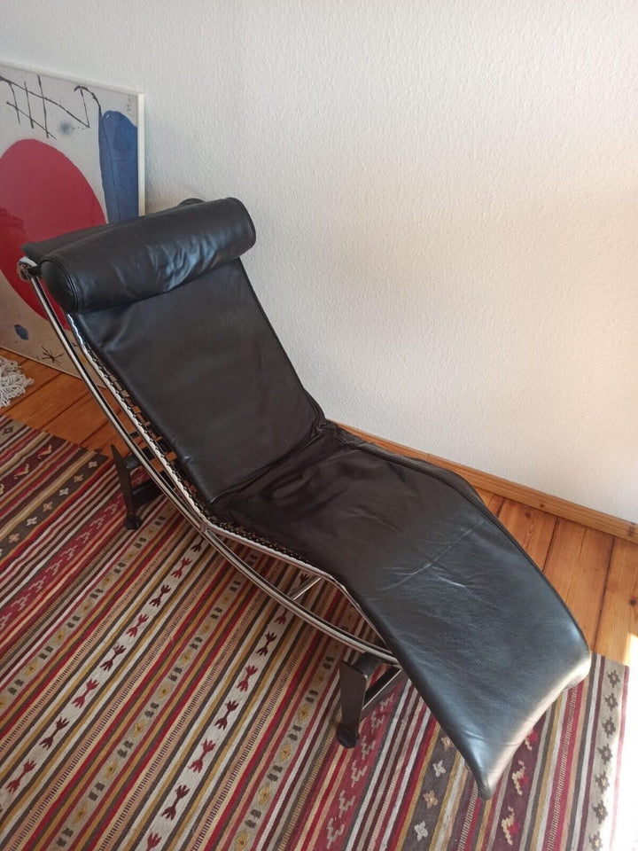 Chaise longue Cassina Le Corbusier LC4 (cuir/noir/chrome).
