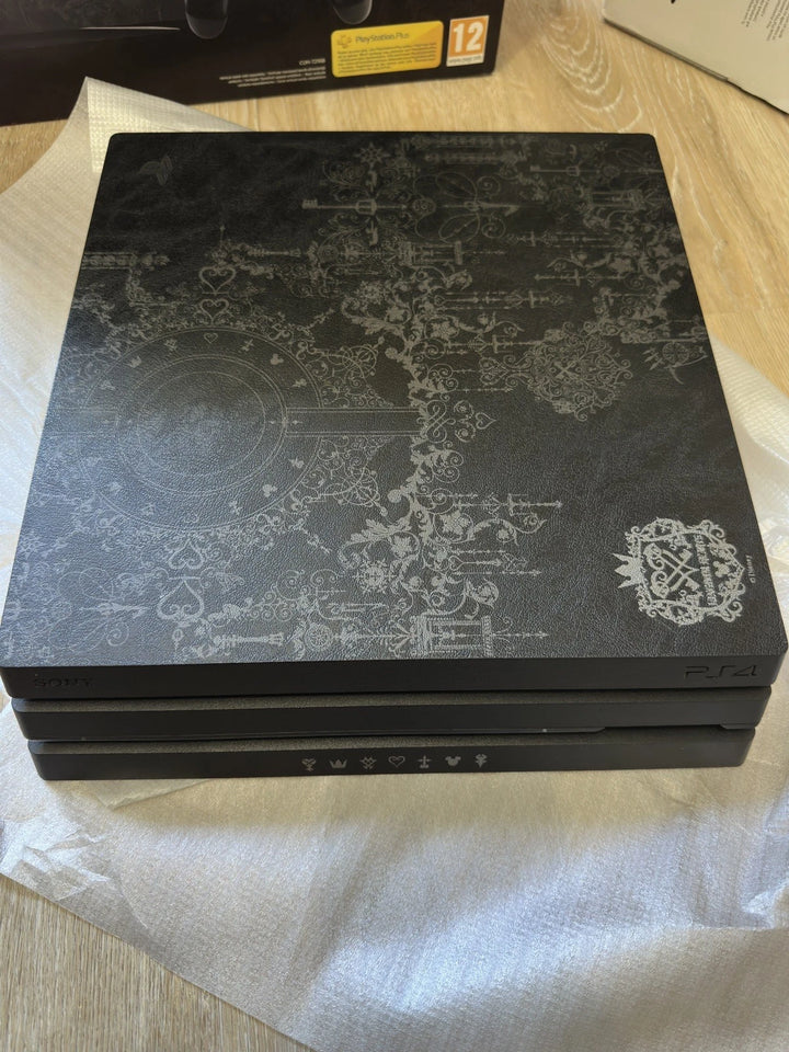 Sony PlayStation 4 Pro 1 To Édition Limitée Kingdom Hearts III – Console + Jeu