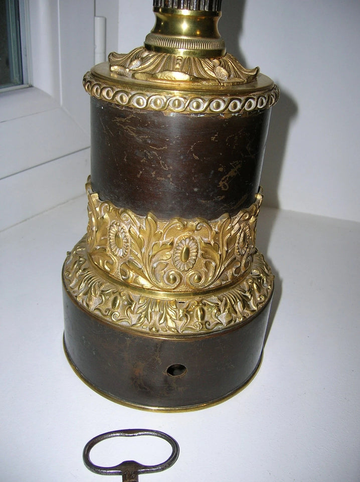 ANCIENNE LAMPE A MECANISME HORLOGERIE type CARCEL