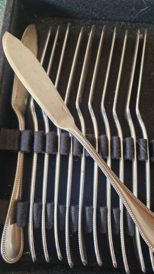 CHRISTOFLE PERLES : Ménagère de 125 pièces