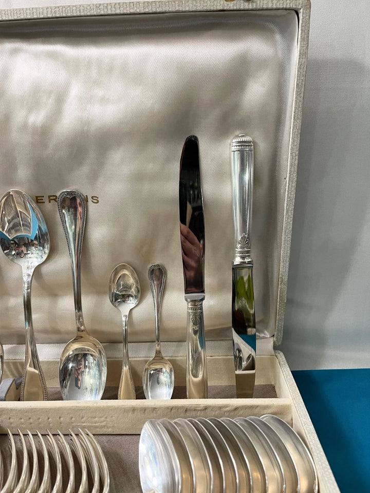 ménagère BRILLANT  49 pièces CHRISTOFLE modèle MALMAISON métal argenté EMPIRE