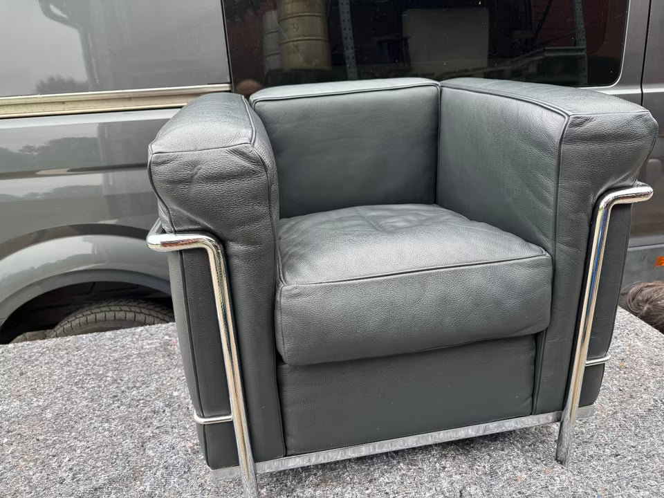 Fauteuil Le Corbusier LC2 ORIGINAL Cassina Gris foncé Chrome