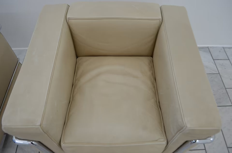 Fauteuil en cuir CASSINA LC2 Le Corbusier Z Cuir naturel 1v2