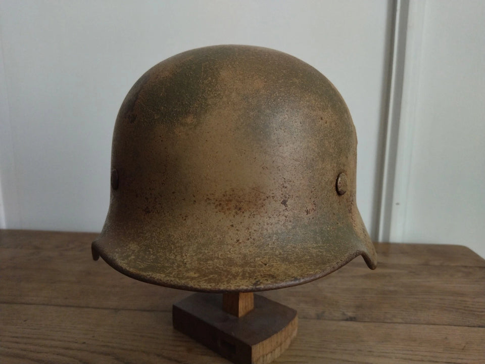 Coque casque Allemand WW2 M40 avec son cerclage.