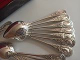 ANCIEN SERVICE DE TABLE CHRISTOFLE 25 PIECES - MODELE EMPIRE A MEDAILLON PERLE