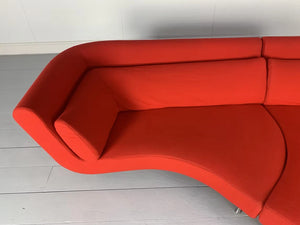 Canapé Ligne Roset "Yang" - En tissu rouge Kvadrat "Divina"