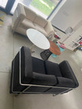 Deux canapés originaux Cassina LC2 - Le Corbusier / Perriand / Jeanneret-