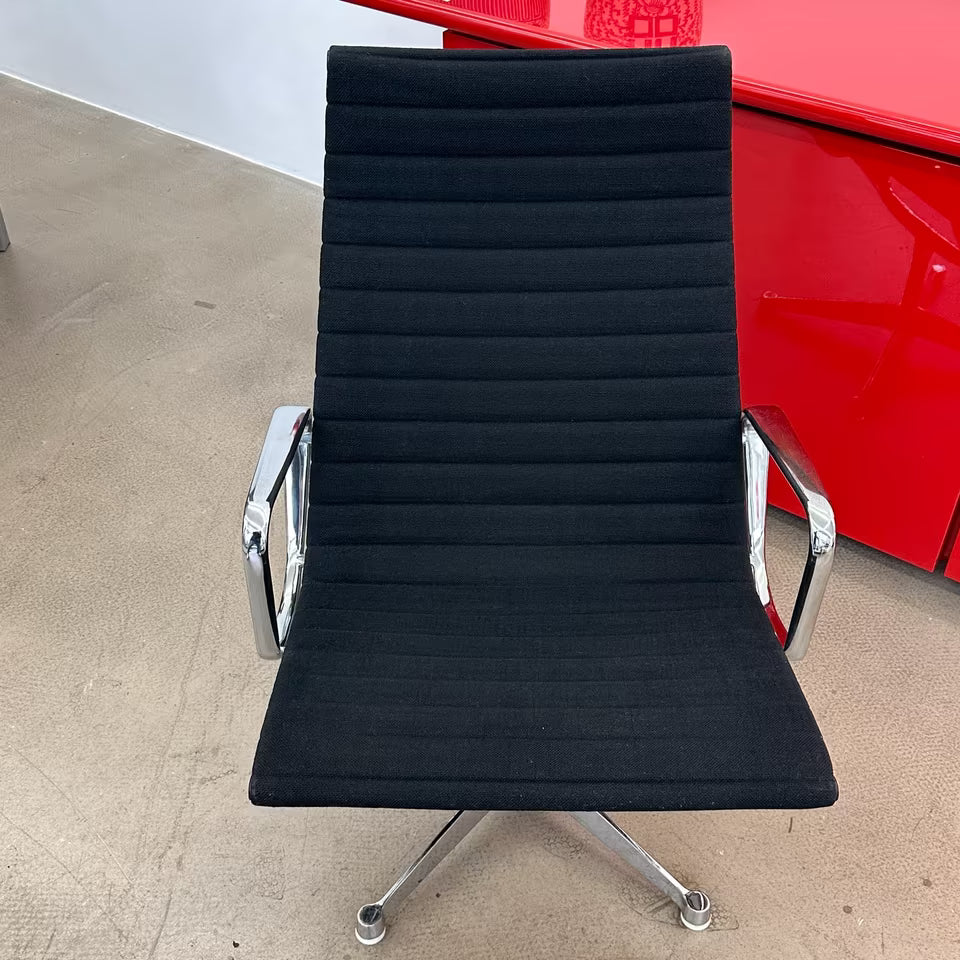 Fauteuil lounge en aluminium Herman Miller Vitra Eames EA115