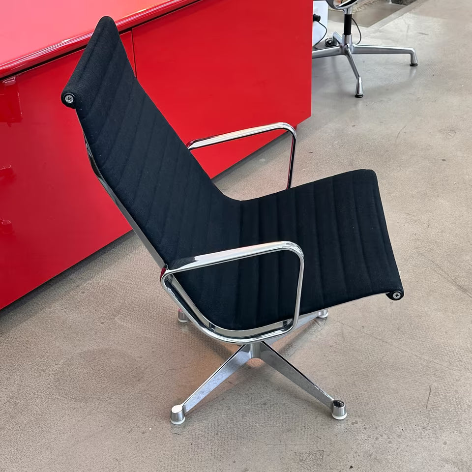 Fauteuil lounge en aluminium Herman Miller Vitra Eames EA115