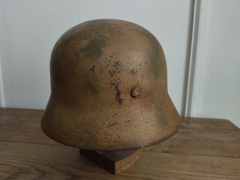 Coque casque Allemand WW2 M40 avec son cerclage.
