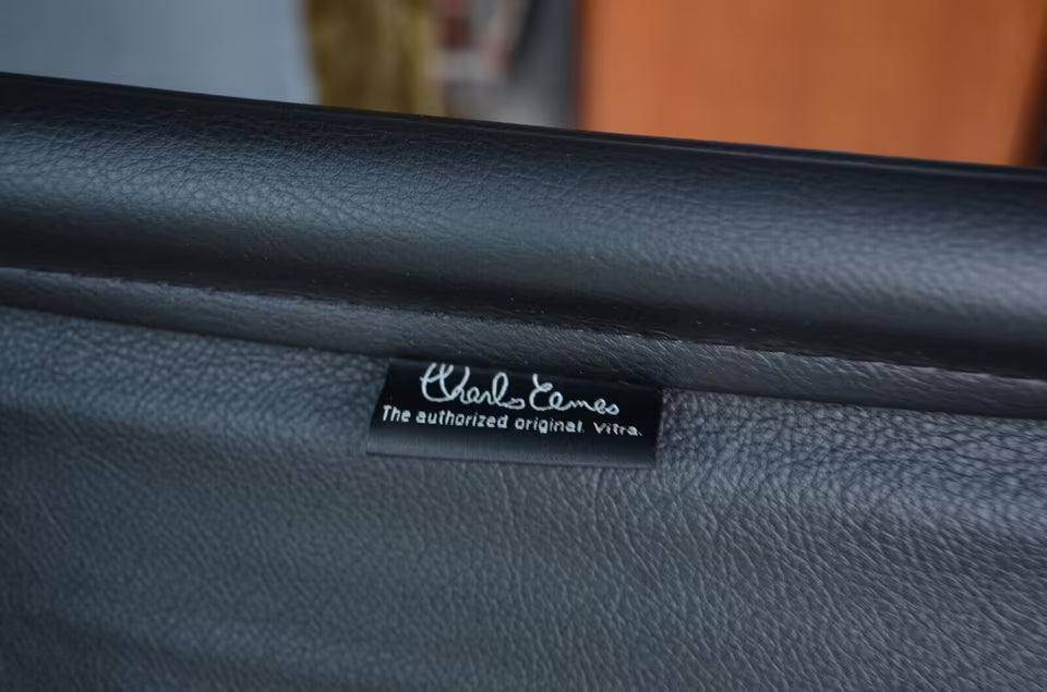 Fauteuil en cuir VITRA EA 124 ALUCHAIR EAMES Lounge