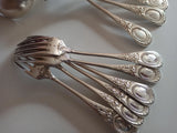 ANCIEN SERVICE DE TABLE CHRISTOFLE 25 PIECES - MODELE EMPIRE A MEDAILLON PERLE
