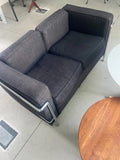 Deux canapés originaux Cassina LC2 - Le Corbusier / Perriand / Jeanneret-