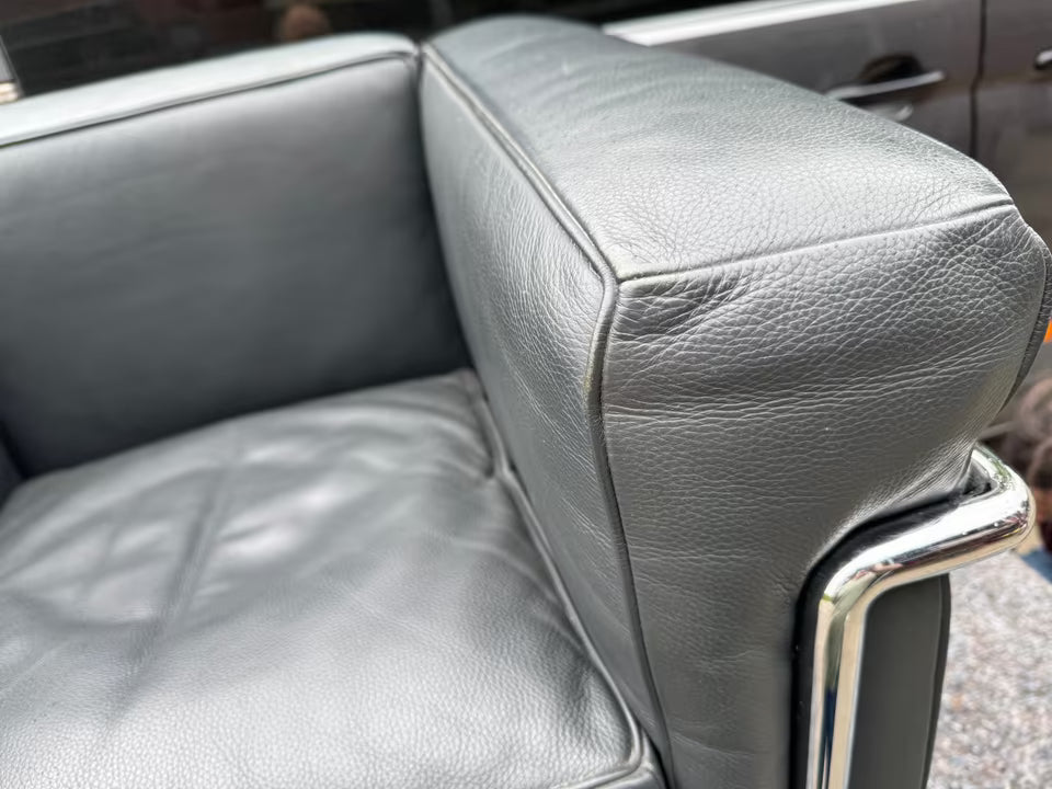 Fauteuil Le Corbusier LC2 ORIGINAL Cassina Gris foncé Chrome