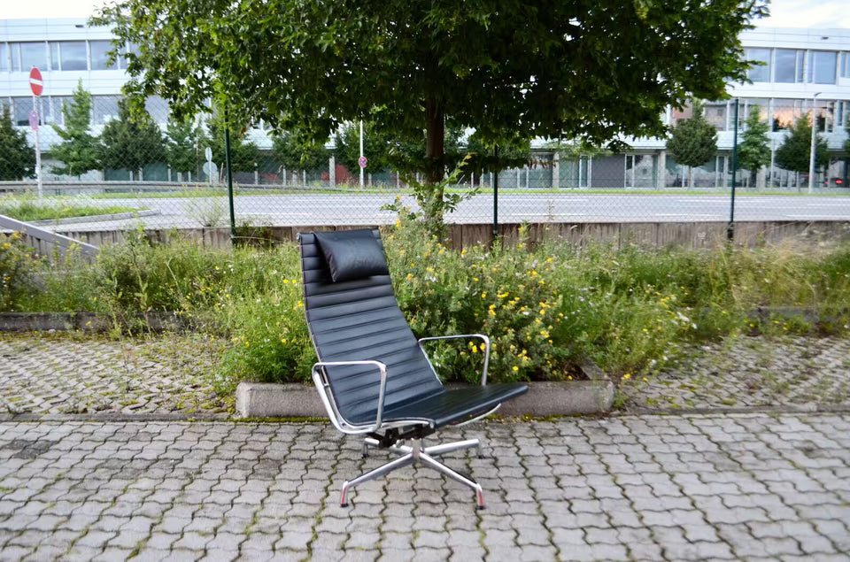 Fauteuil en cuir VITRA EA 124 ALUCHAIR EAMES Lounge